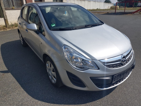 Opel Corsa D 1.2 16V 63Kw RV. 2011 - NOVÁ STK