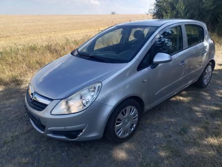 Opel Corsa D 1.2 16V 59Kw RV.2007 - NOVÁ STK 